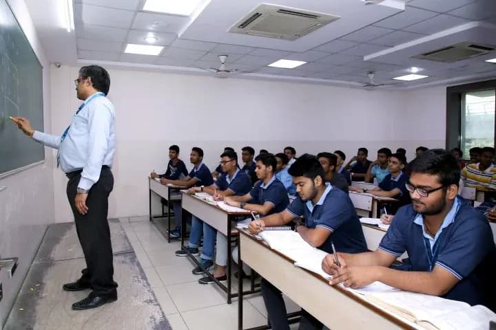 Aakash Institute, Indore classroom